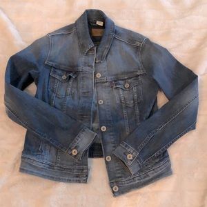 Denim Levi’s jacket